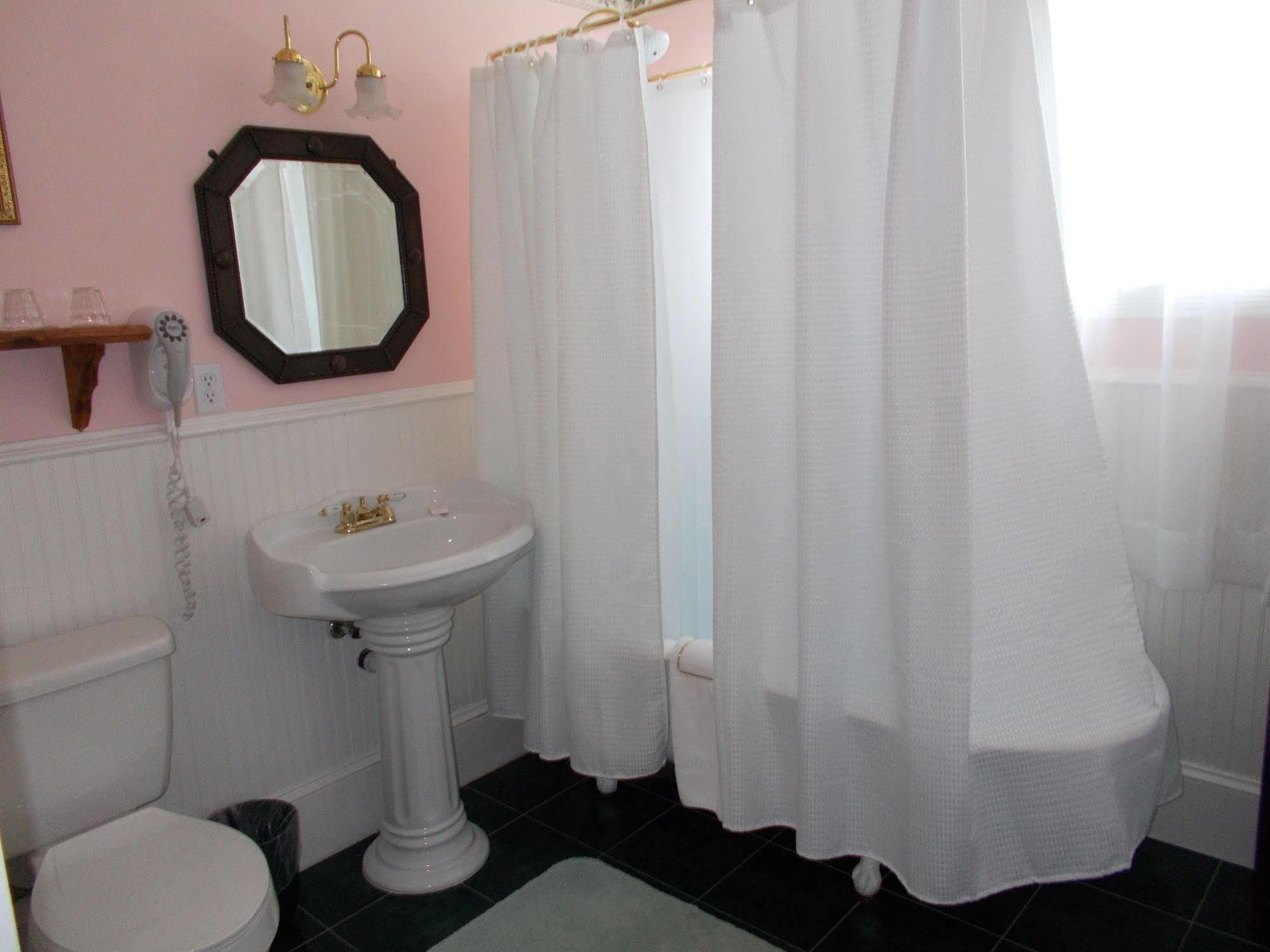 The Inn At 161 Bed & Breakfast Sutter Creek